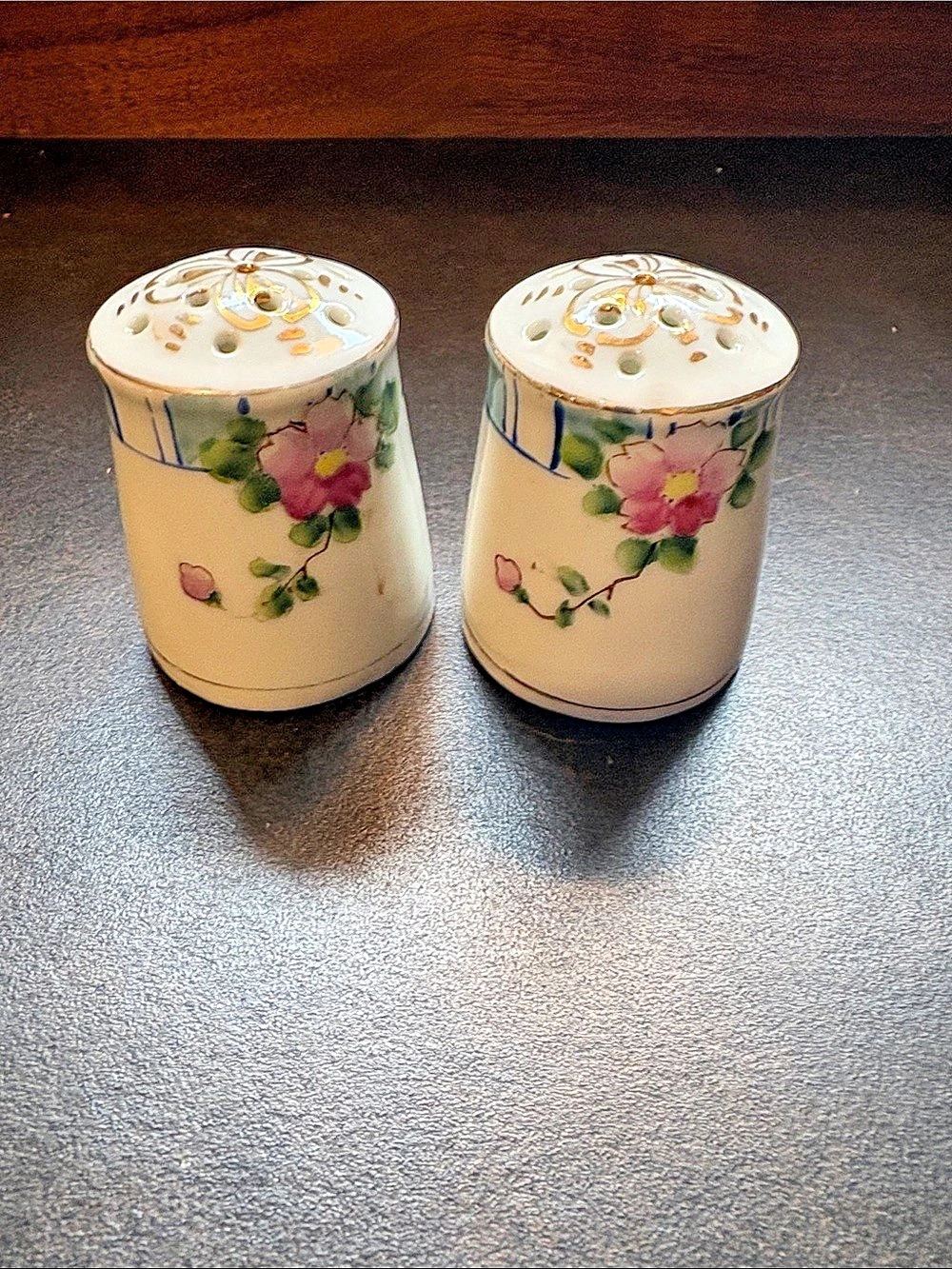 Nippon ~ Vintage Porcelain Salt & Pepper Shakers Floral Ceramic Salt Pepper